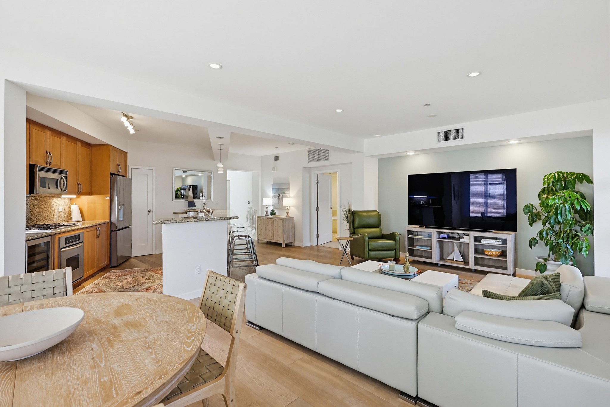 Virtual tour photo 22 of 66 for 5440 La Jolla Blvd