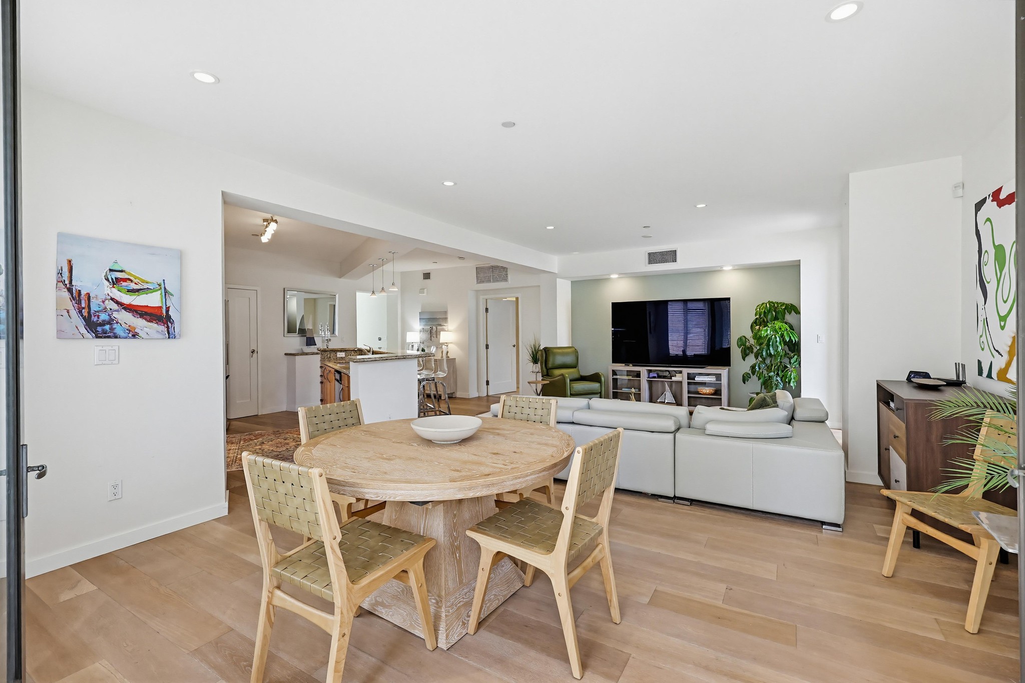 Virtual tour photo 29 of 66 for 5440 La Jolla Blvd