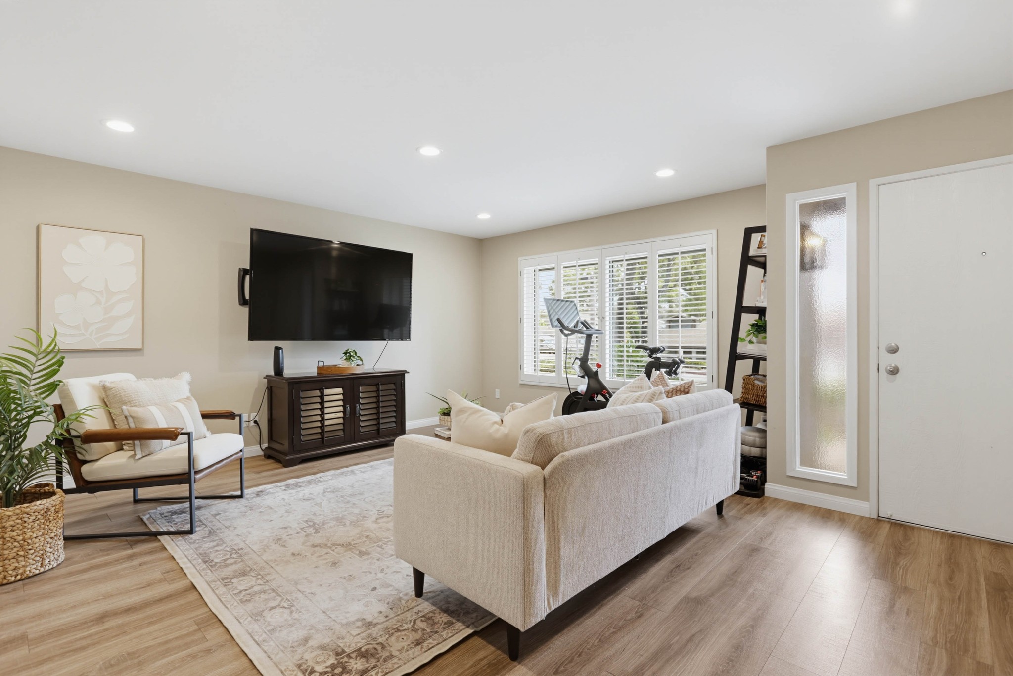 Virtual tour photo 5 of 35 for 5441 Escarchosa Ln