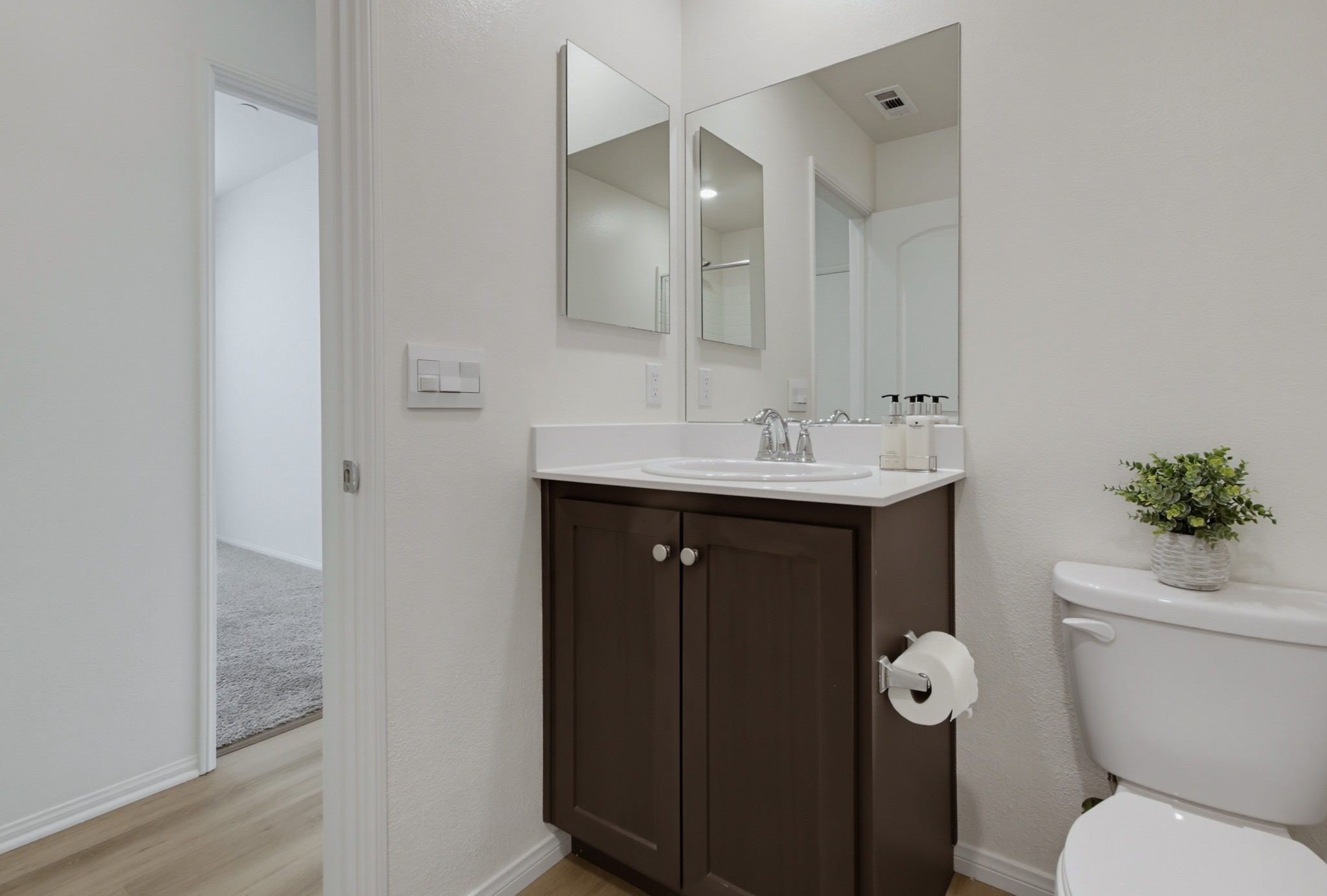 Virtual tour photo 17 of 39 for 5444 Starlight Pl