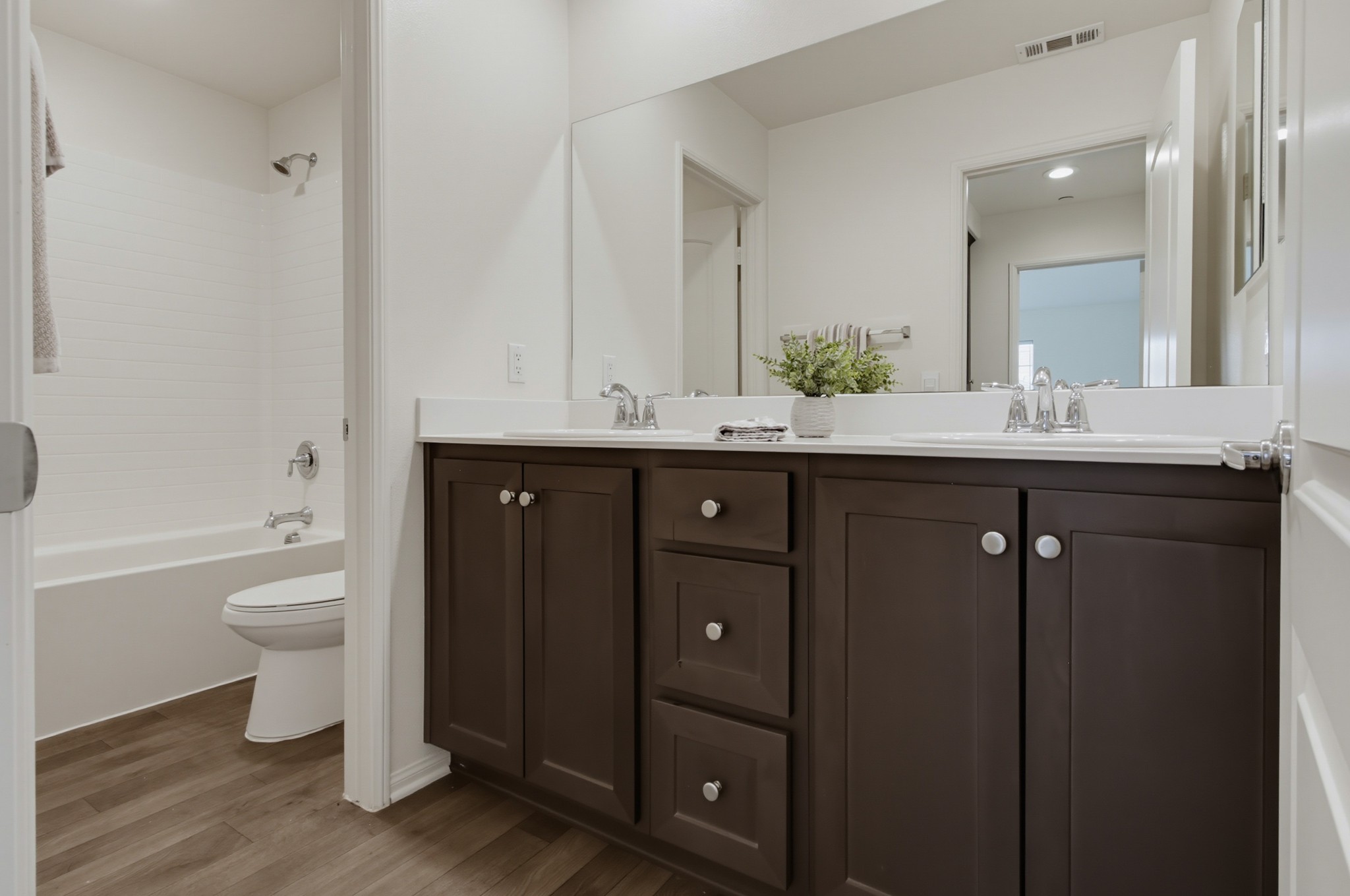 Virtual tour photo 31 of 39 for 5444 Starlight Pl