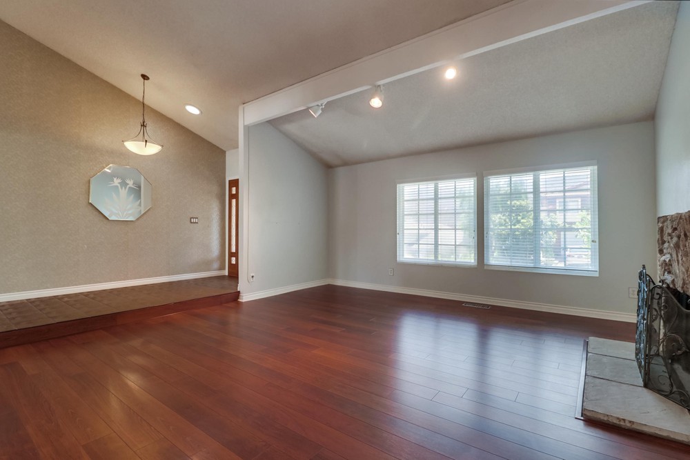 Virtual tour photo 6 of 41 for 5453 Bloch St
