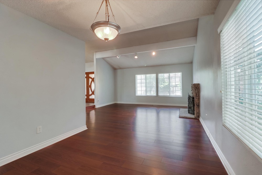 Virtual tour photo 10 of 41 for 5453 Bloch St