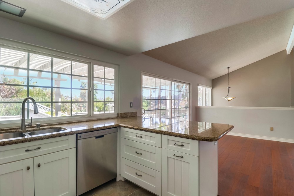 Virtual tour photo 17 of 41 for 5453 Bloch St