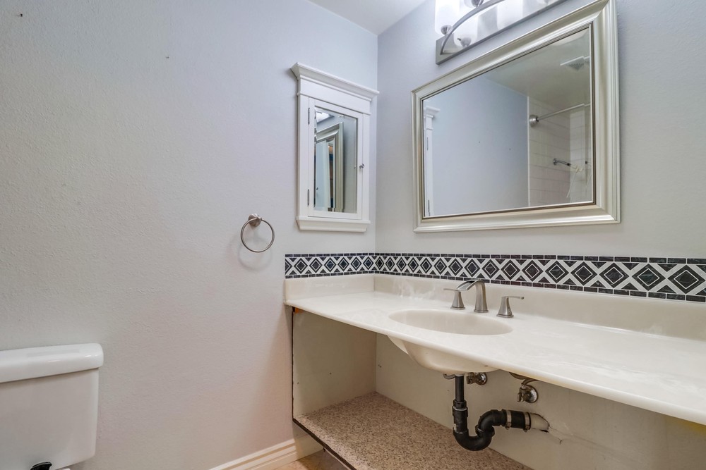 Virtual tour photo 32 of 41 for 5453 Bloch St