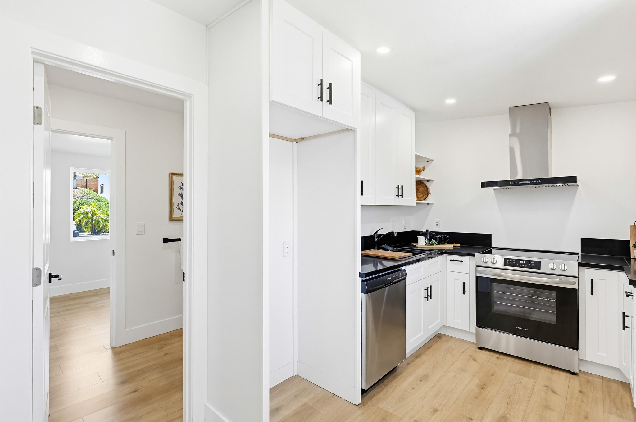 Virtual tour photo 16 of 78 for 5472 San Onofre Terrace