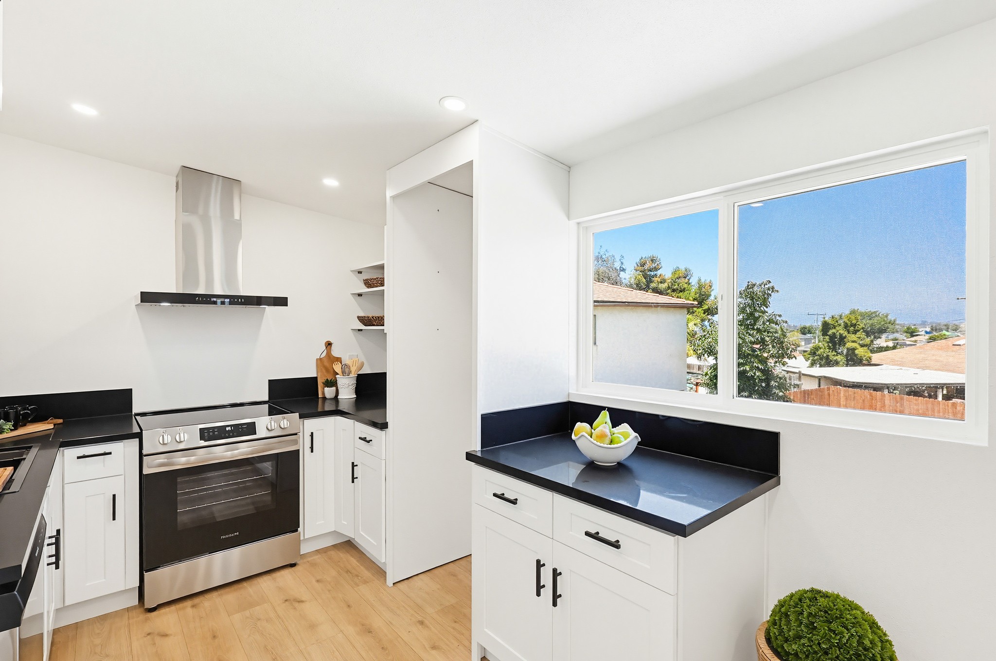 Virtual tour photo 17 of 78 for 5472 San Onofre Terrace