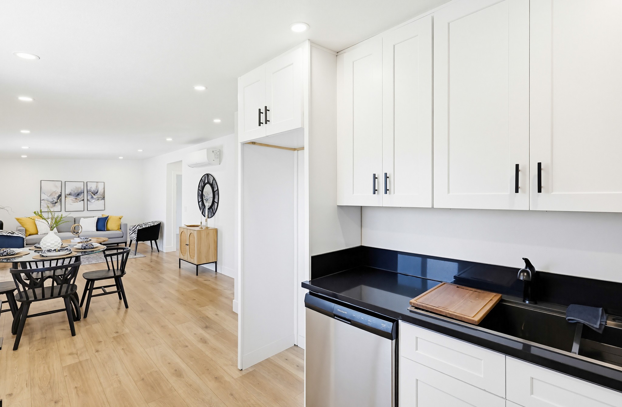 Virtual tour photo 23 of 78 for 5472 San Onofre Terrace