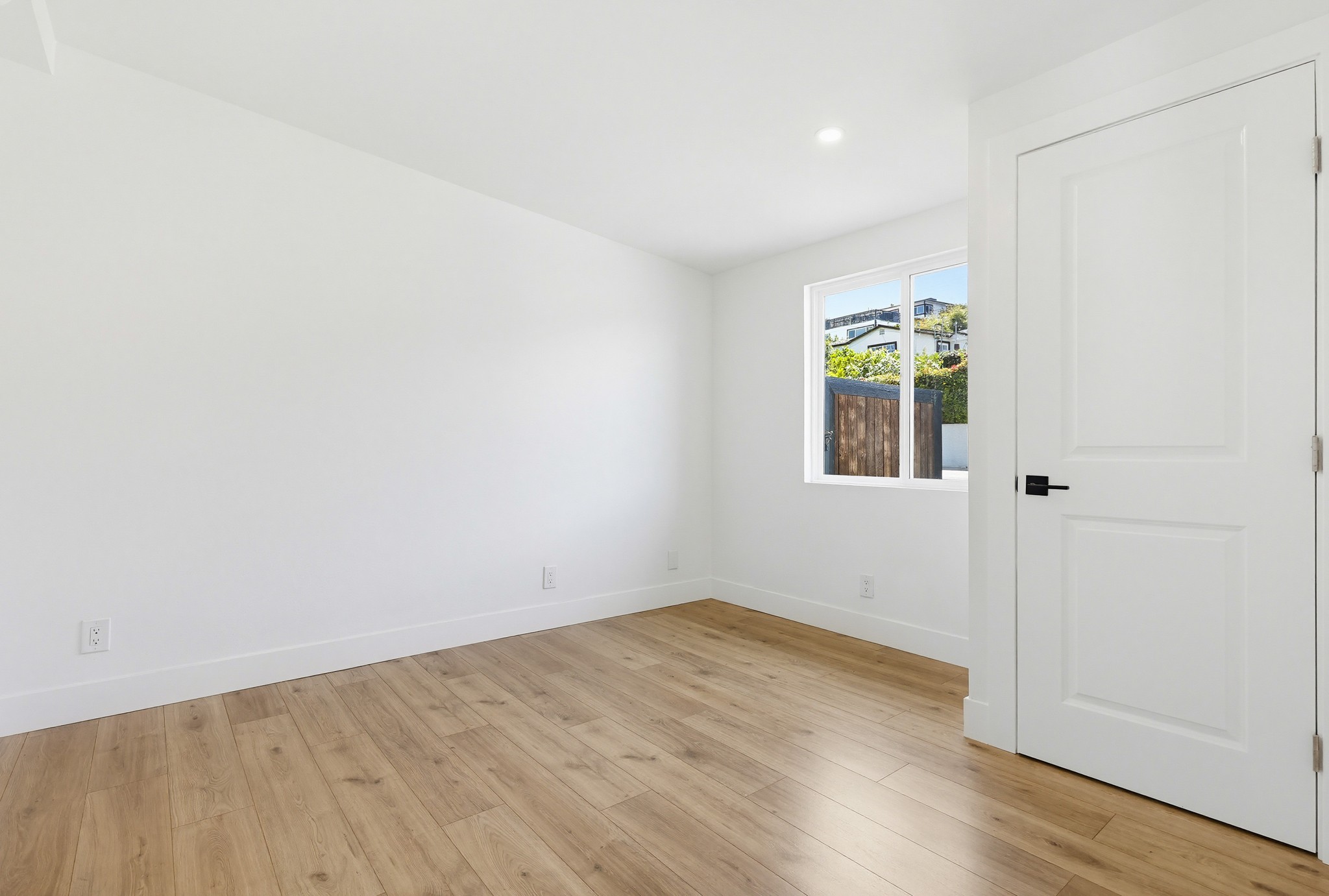 Virtual tour photo 30 of 78 for 5472 San Onofre Terrace
