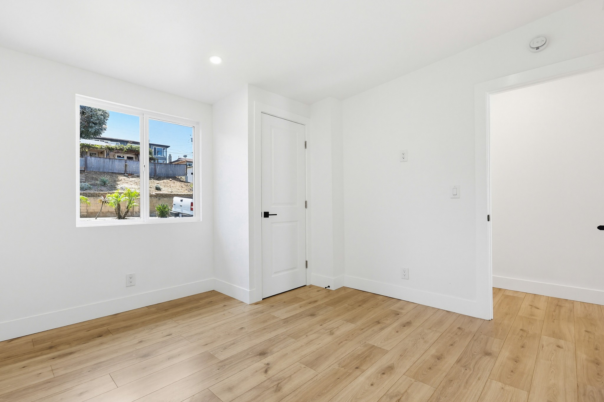 Virtual tour photo 32 of 78 for 5472 San Onofre Terrace