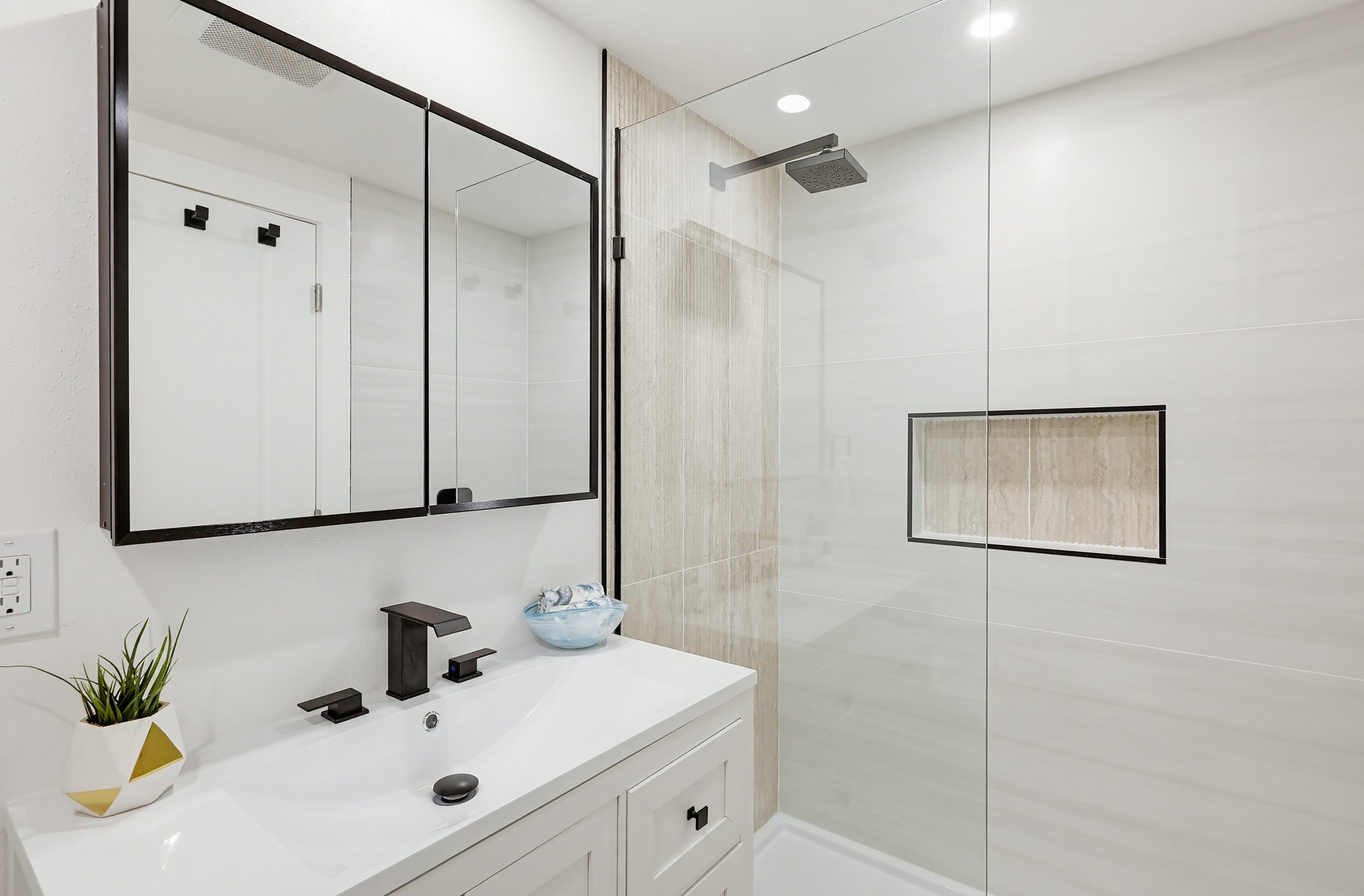 Virtual tour photo 70 of 78 for 5472 San Onofre Terrace