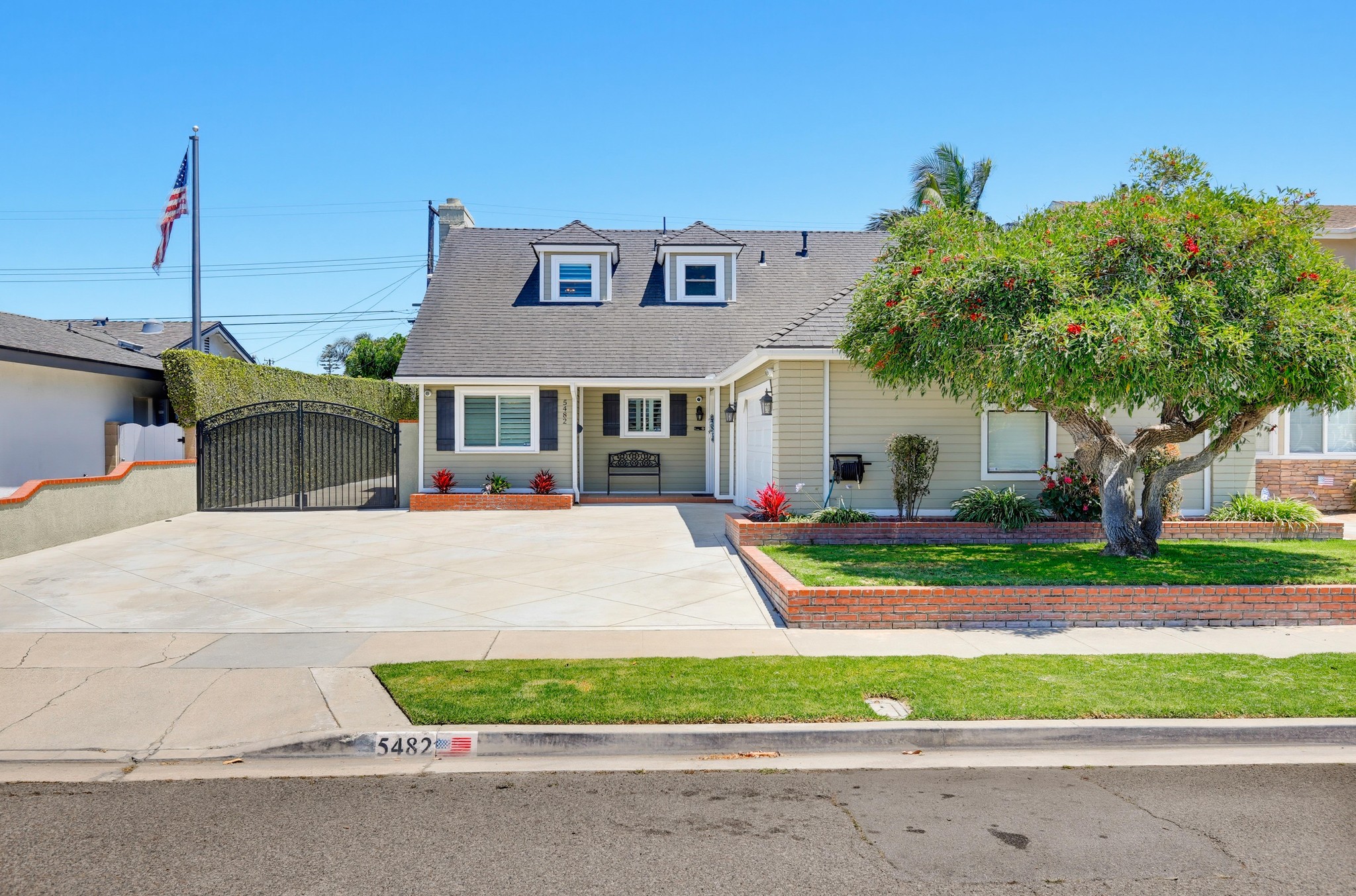 Virtual tour photo 4 of 92 for 5482 Park Ave