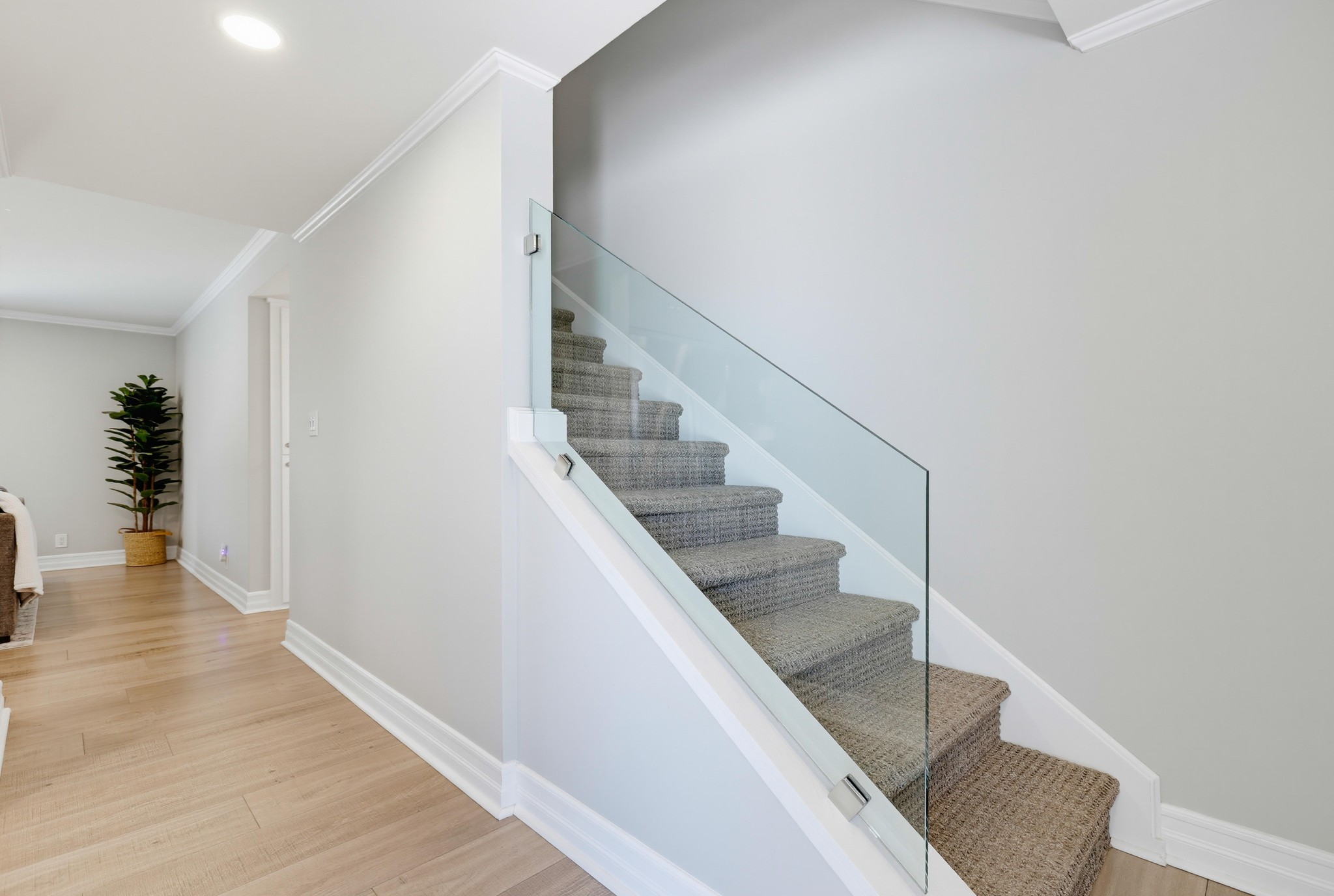 Virtual tour photo 10 of 92 for 5482 Park Ave