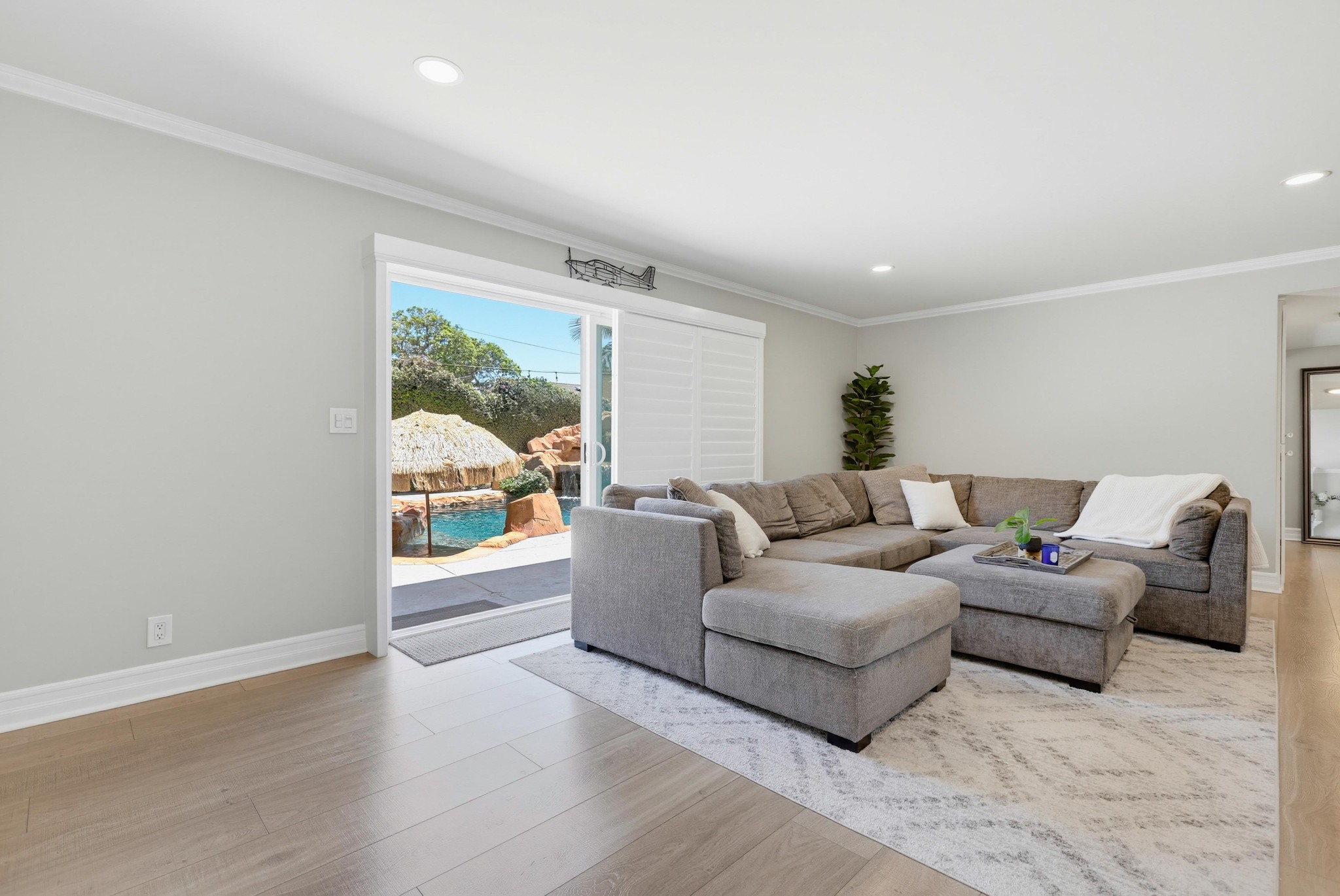 Virtual tour photo 19 of 92 for 5482 Park Ave
