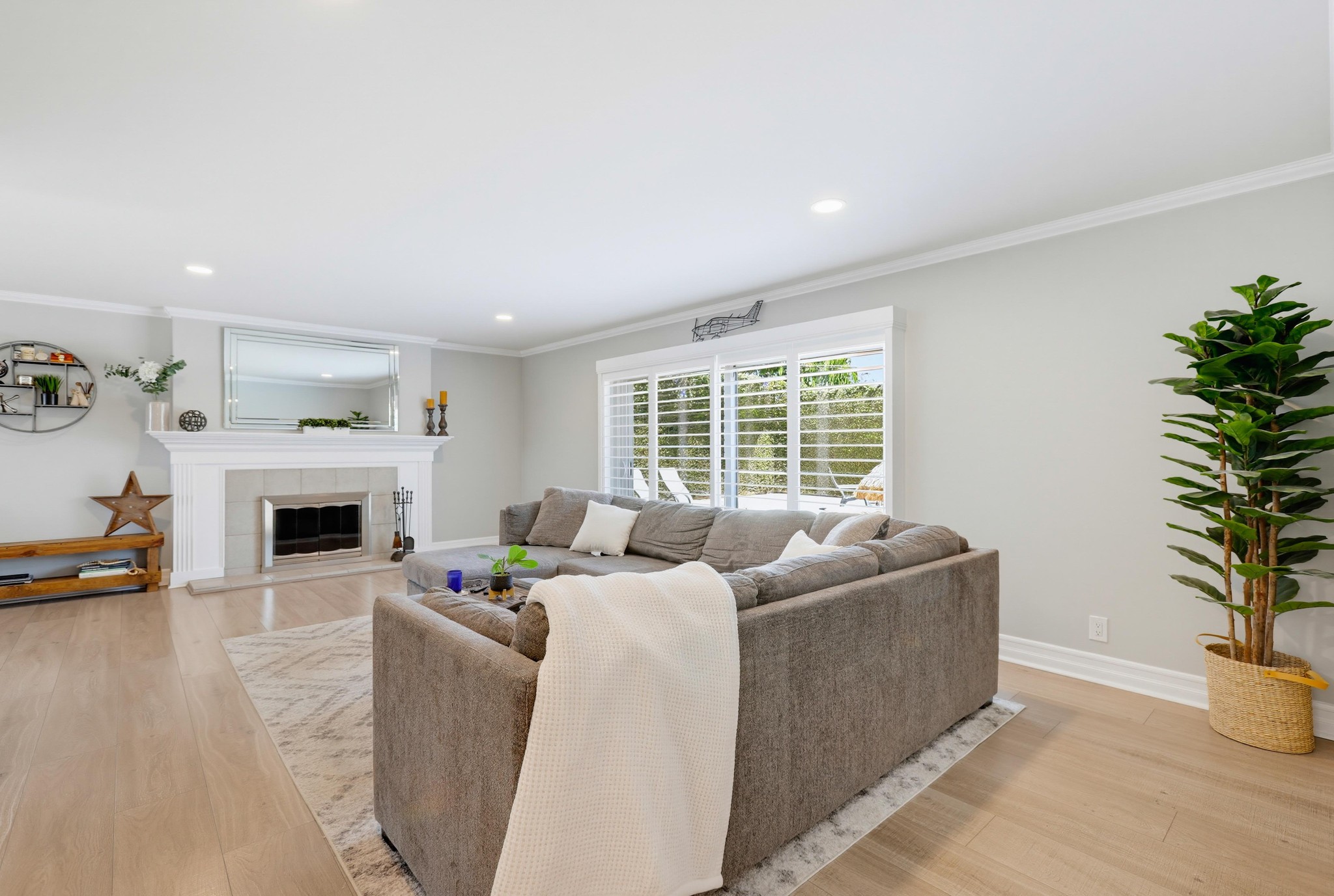 Virtual tour photo 32 of 92 for 5482 Park Ave