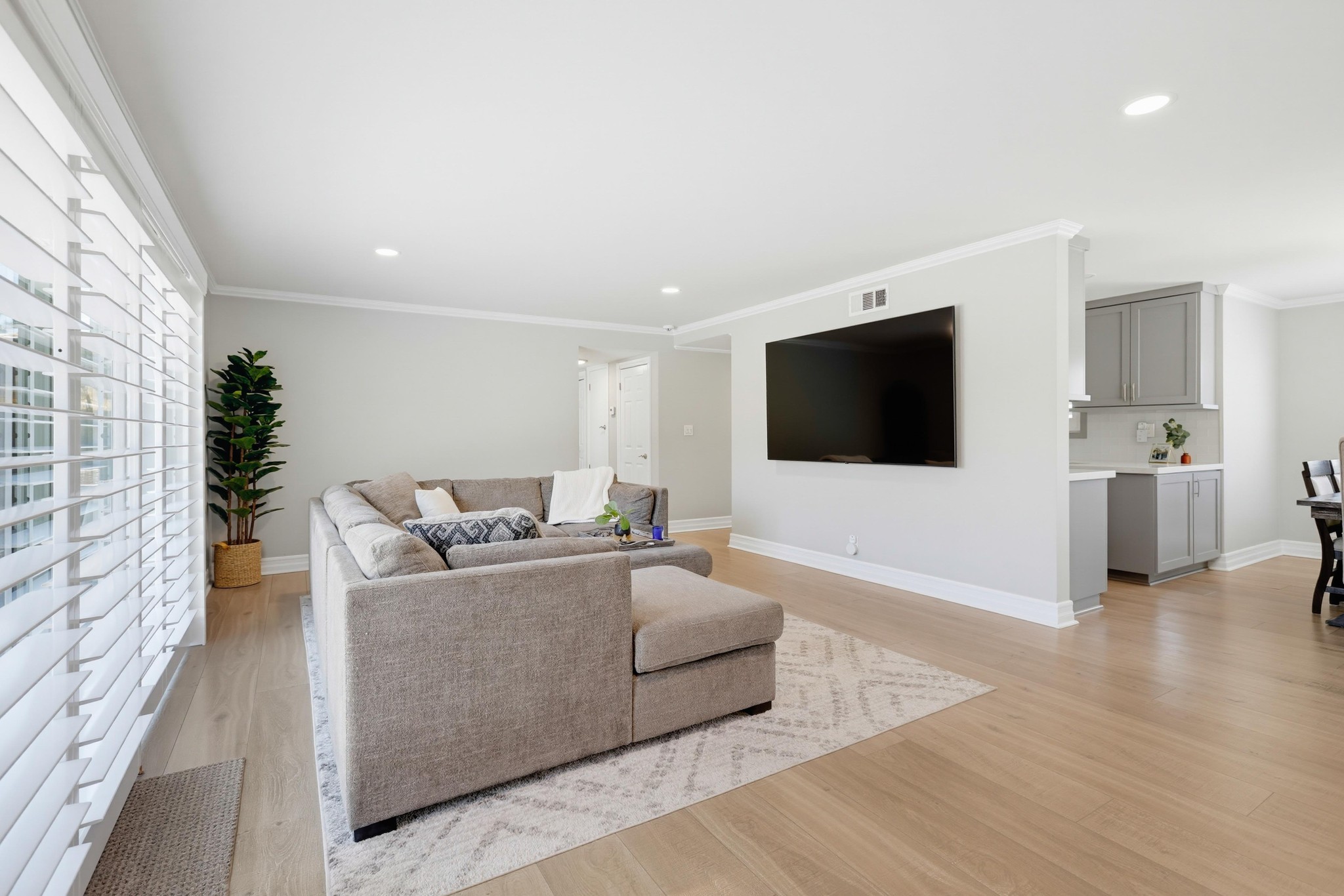 Virtual tour photo 39 of 92 for 5482 Park Ave