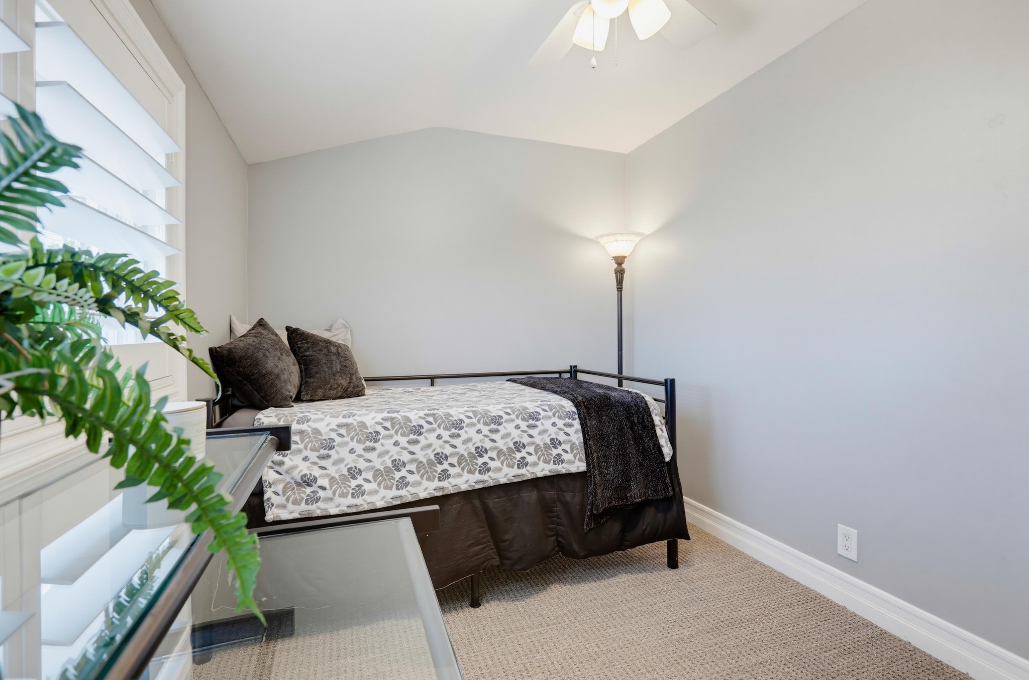Virtual tour photo 53 of 92 for 5482 Park Ave
