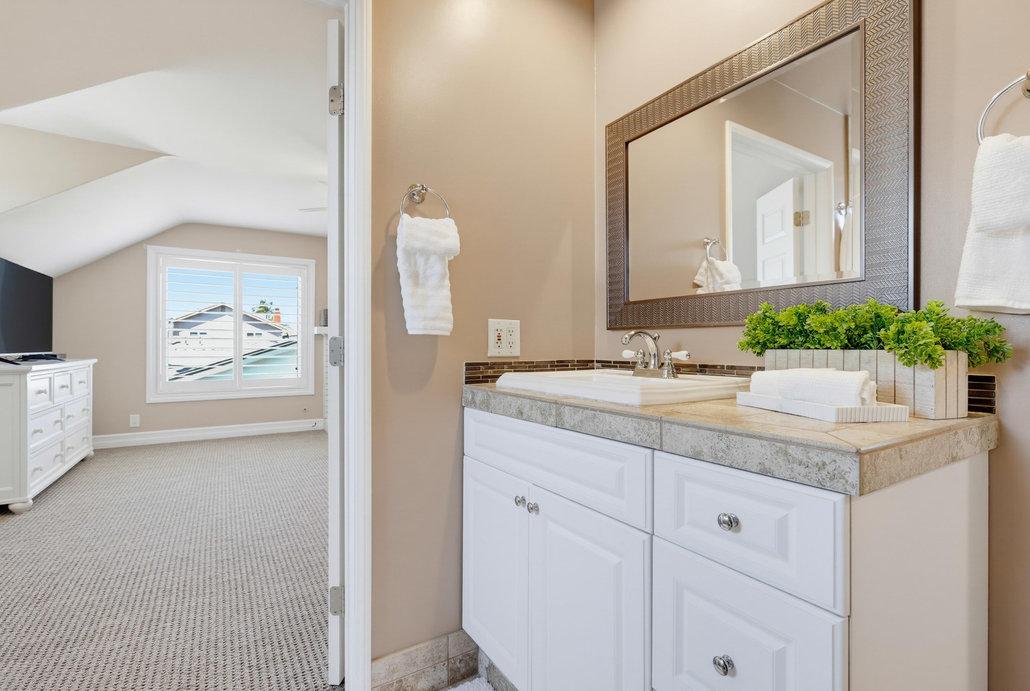 Virtual tour photo 56 of 92 for 5482 Park Ave