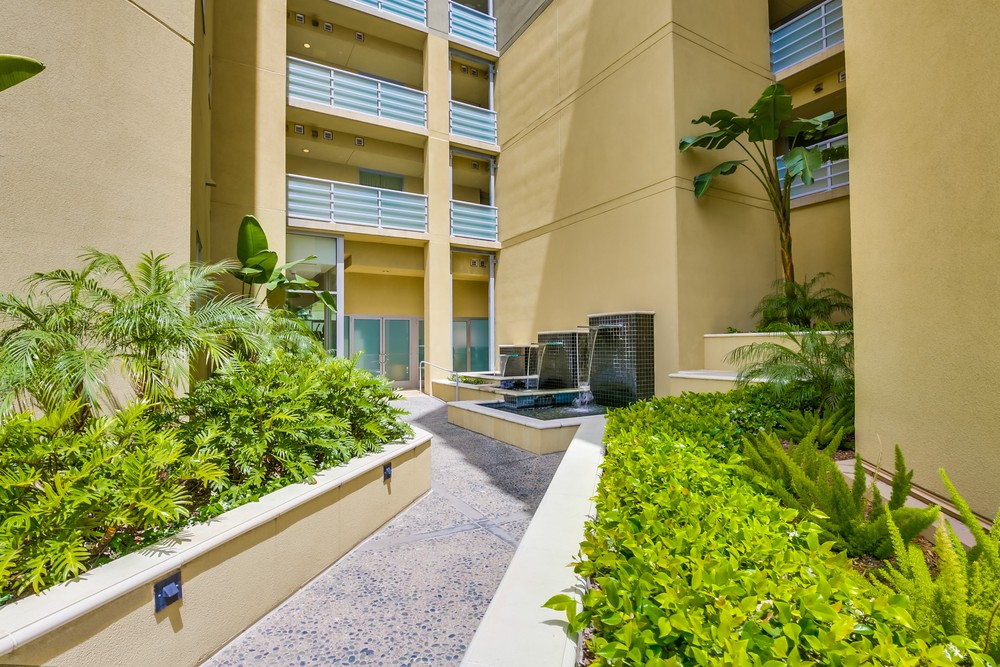 Virtual tour photo 6 of 29 for 550 15th St #601