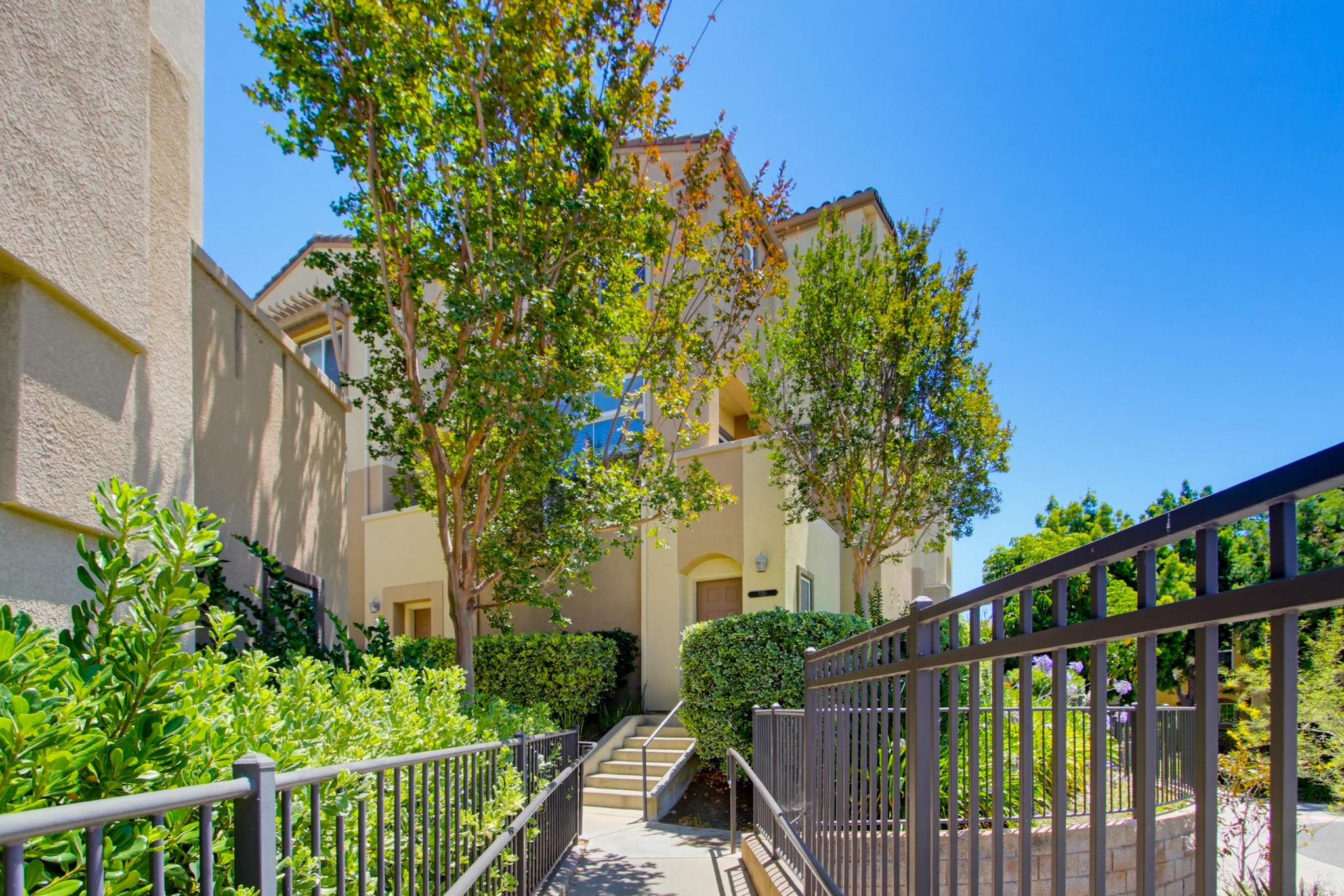Virtual tour photo 3 of 47 for 550 Almond Rd