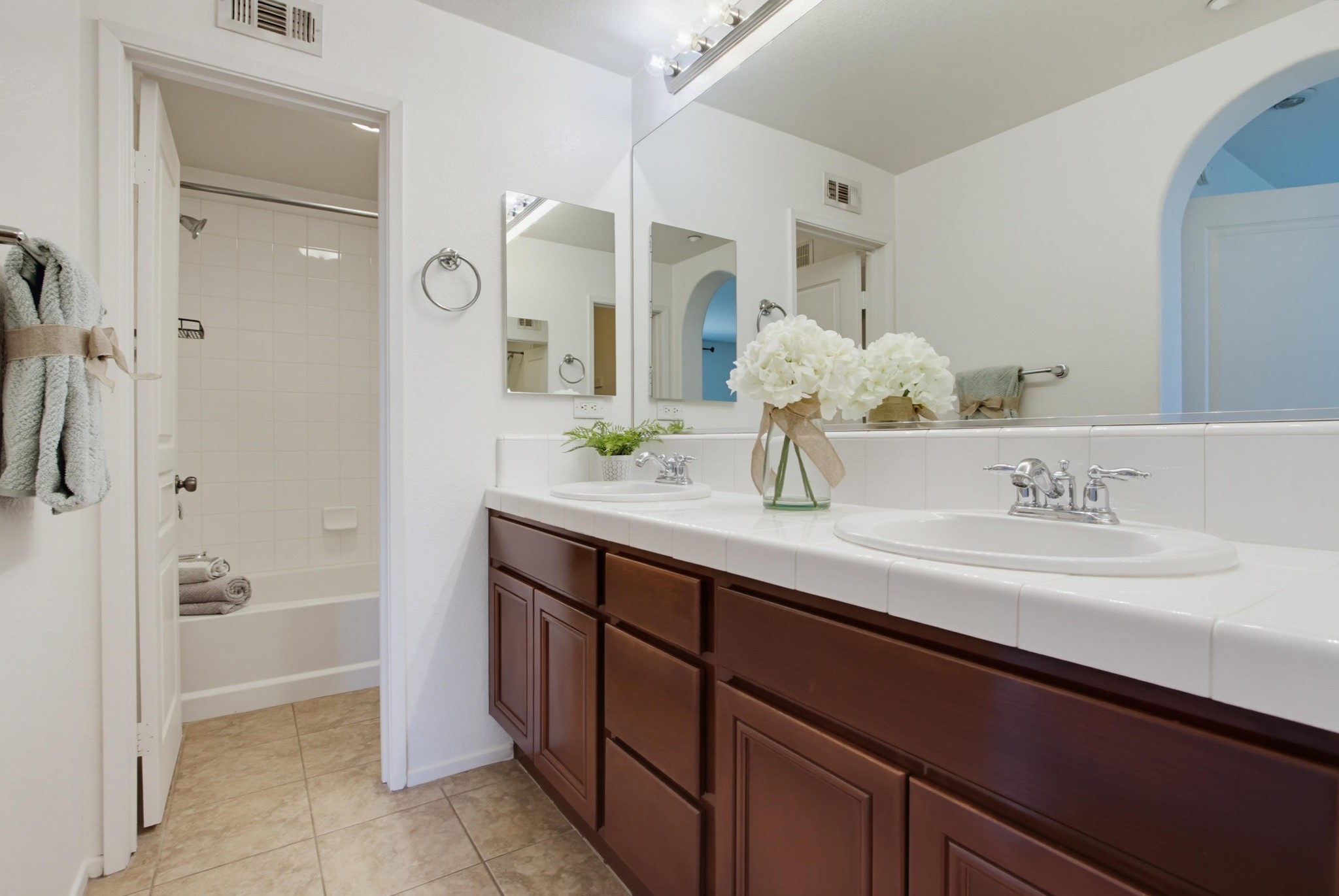 Virtual tour photo 32 of 47 for 550 Almond Rd