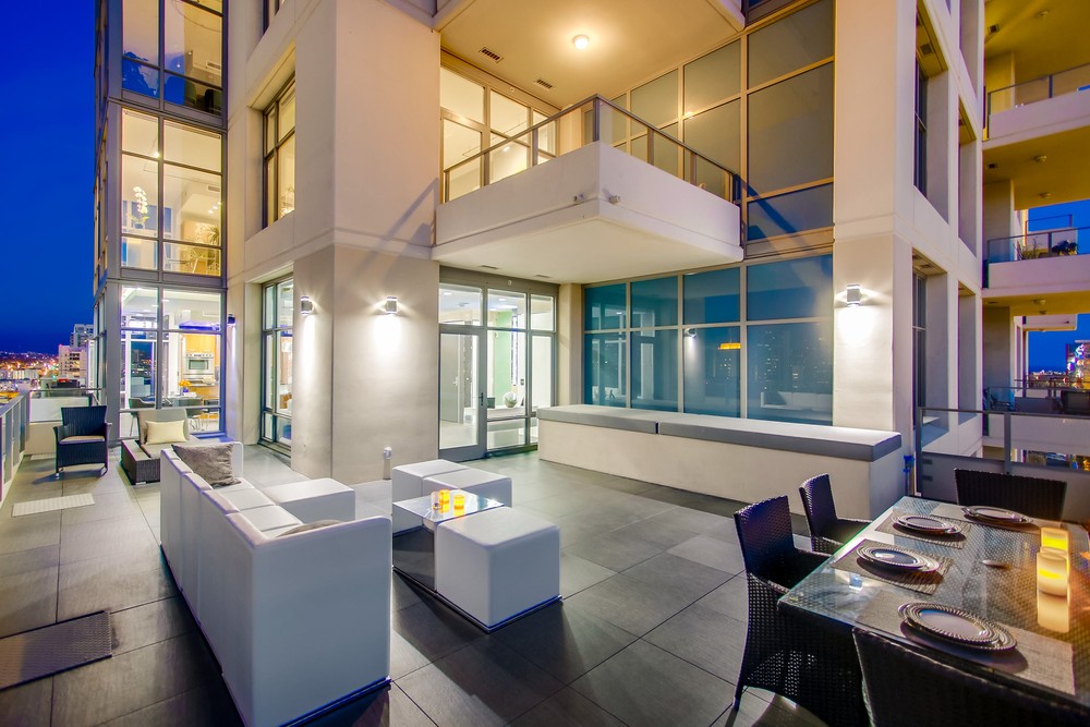 Virtual tour photo 11 of 81 for 550 Front St #2103