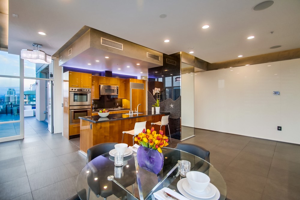 Virtual tour photo 43 of 81 for 550 Front St #2103