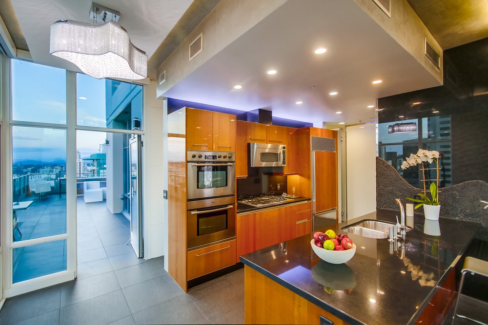 Virtual tour photo 45 of 81 for 550 Front St #2103