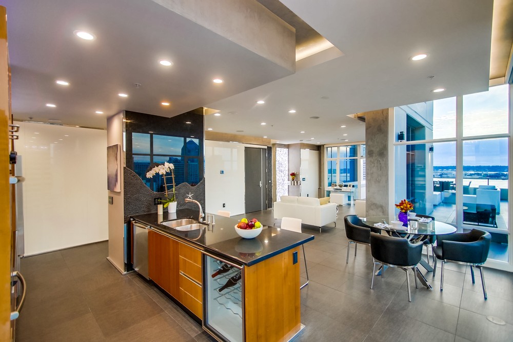 Virtual tour photo 46 of 81 for 550 Front St #2103