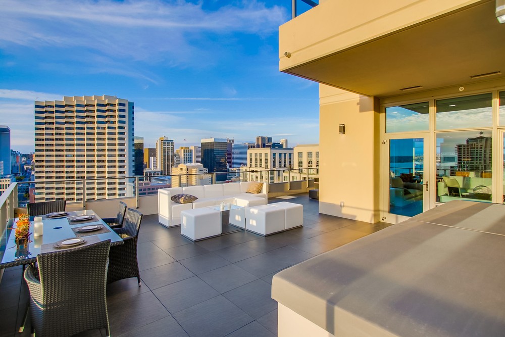 Virtual tour photo 71 of 81 for 550 Front St #2103