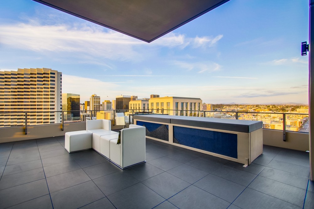 Virtual tour photo 72 of 81 for 550 Front St #2103