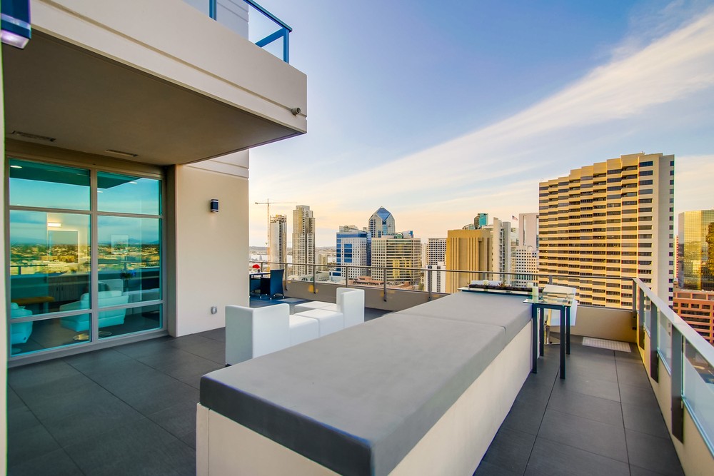 Virtual tour photo 74 of 81 for 550 Front St #2103