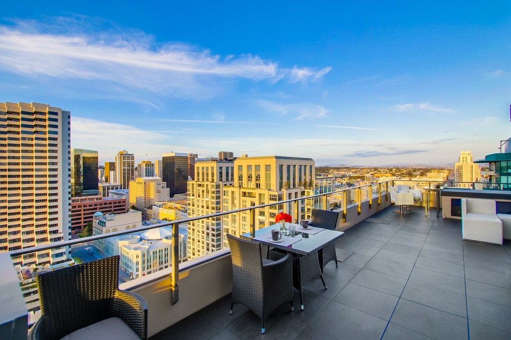 Virtual tour photo 76 of 81 for 550 Front St #2103