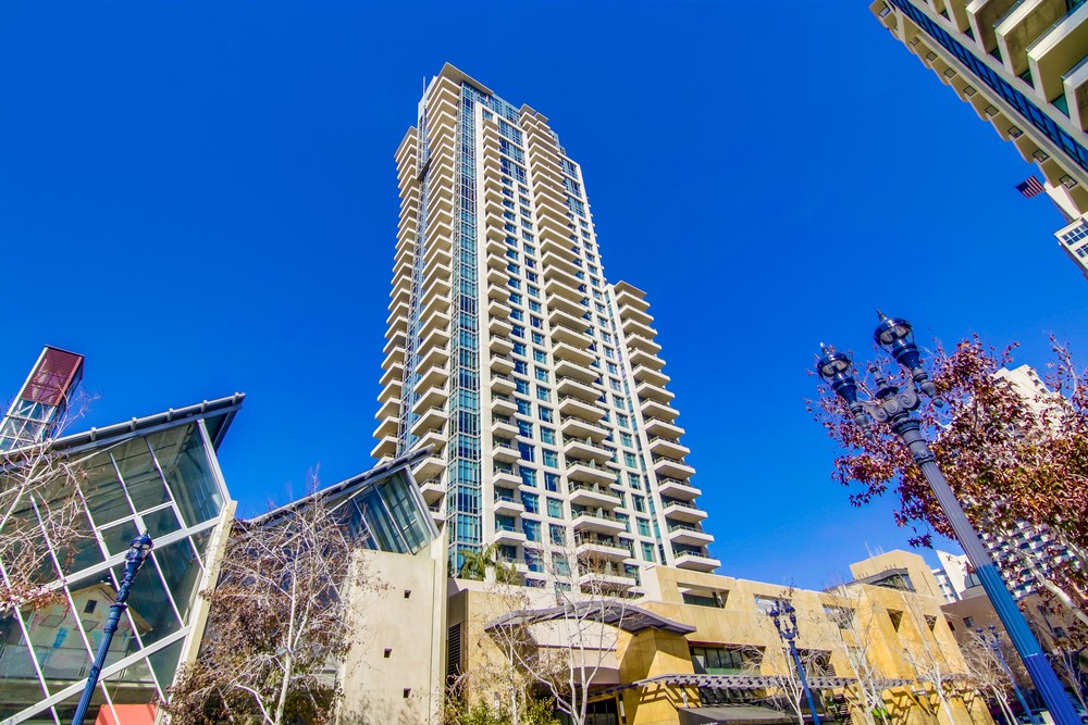 Virtual tour photo 4 of 63 for 550 Front St #2203