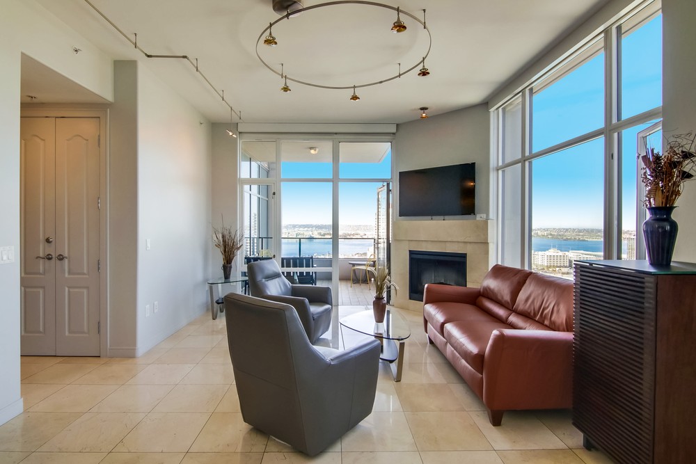 Virtual tour photo 9 of 63 for 550 Front St #2203