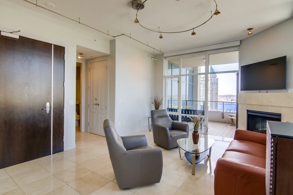 Virtual tour photo 10 of 63 for 550 Front St #2203