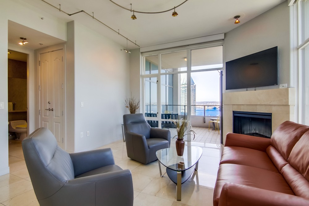 Virtual tour photo 11 of 63 for 550 Front St #2203