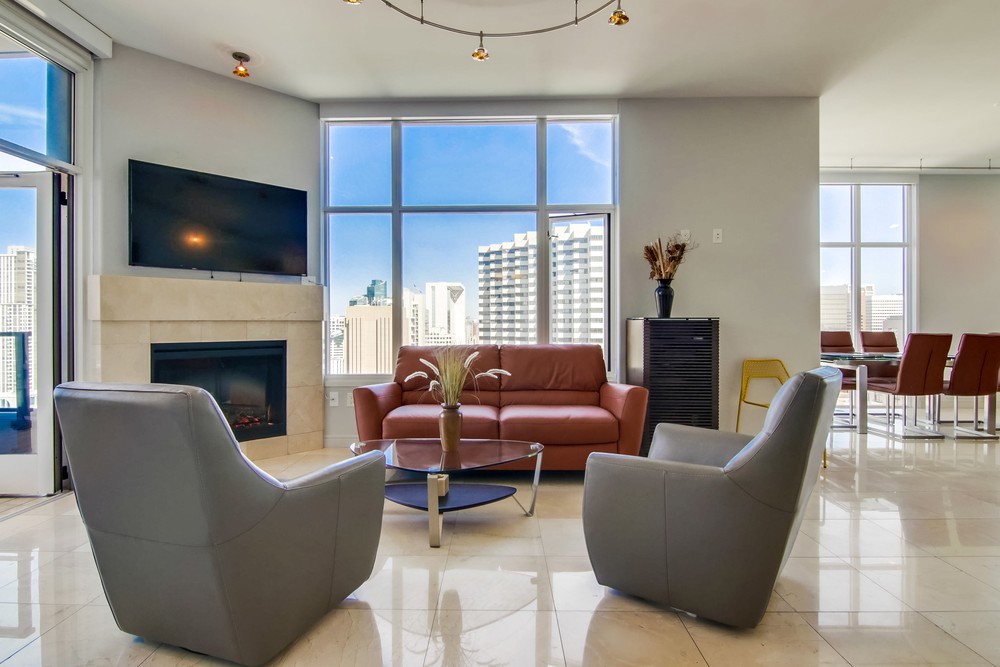 Virtual tour photo 12 of 63 for 550 Front St #2203