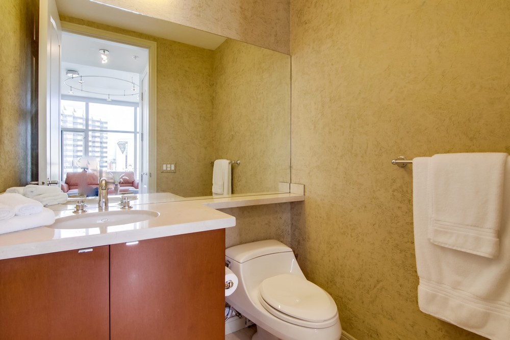 Virtual tour photo 35 of 63 for 550 Front St #2203