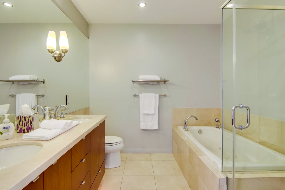 Virtual tour photo 44 of 63 for 550 Front St #2203