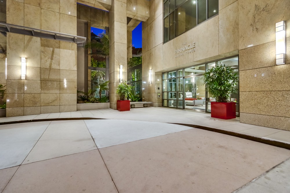 Virtual tour photo 10 of 115 for 550 Front St #2801