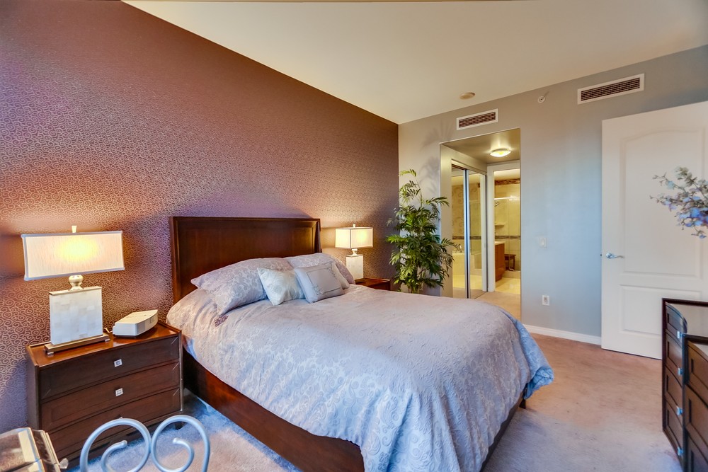 Virtual tour photo 59 of 115 for 550 Front St #2801