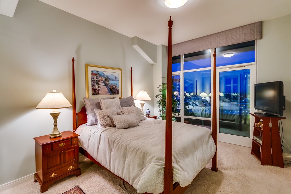 Virtual tour photo 70 of 115 for 550 Front St #2801