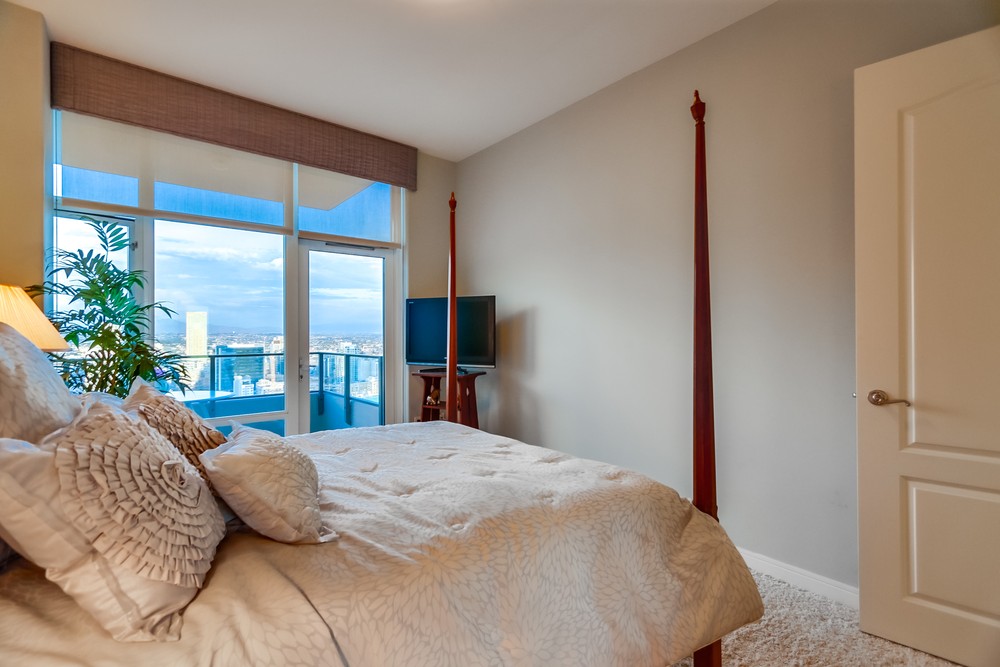 Virtual tour photo 72 of 115 for 550 Front St #2801