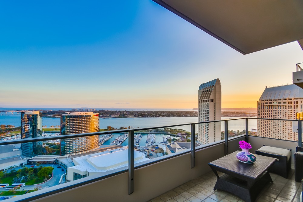 Virtual tour photo 93 of 115 for 550 Front St #2801