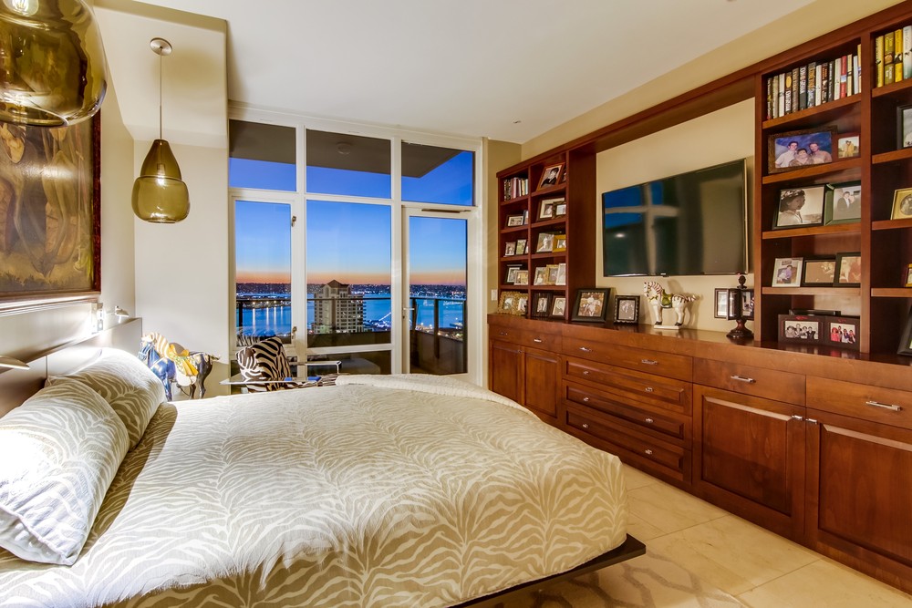 Virtual tour photo 37 of 56 for 550 Front St #2903