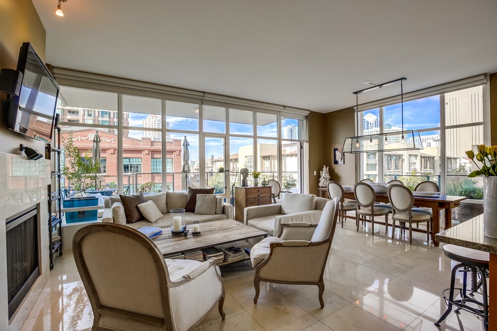 Virtual tour photo 3 of 56 for 550 Front St #305