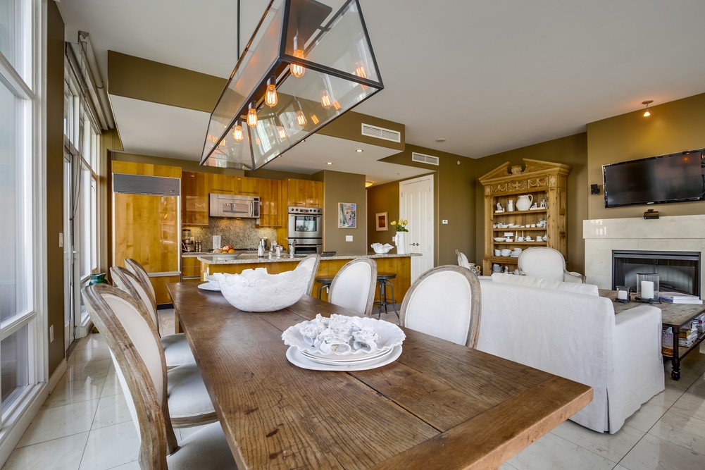 Virtual tour photo 13 of 56 for 550 Front St #305