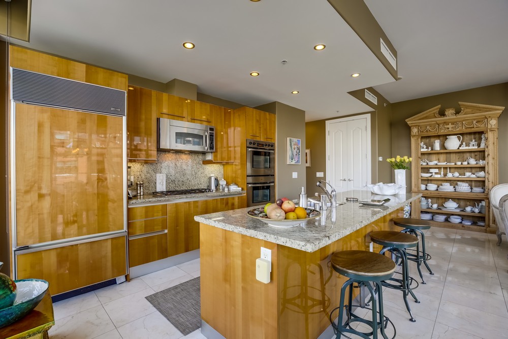 Virtual tour photo 14 of 56 for 550 Front St #305