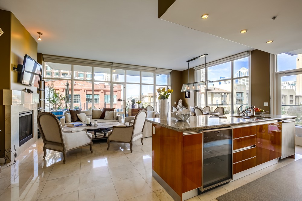Virtual tour photo 16 of 56 for 550 Front St #305